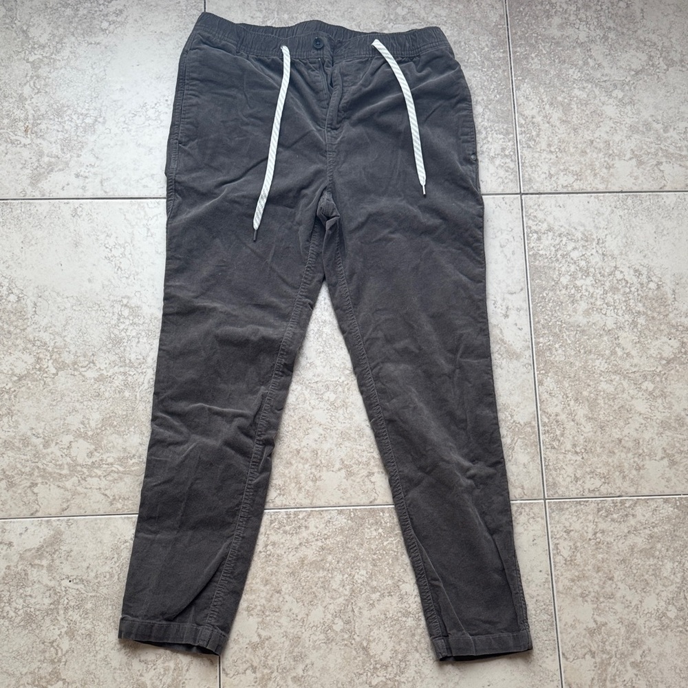Vuori Charcoal Joggers with White Drawstring